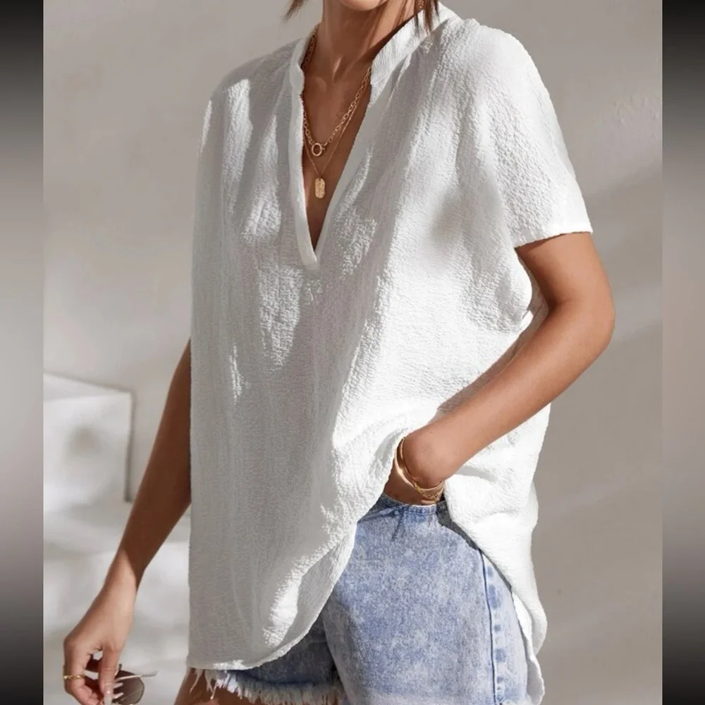 RESORT WHITE V NECK TOP - Picture 3 of 3